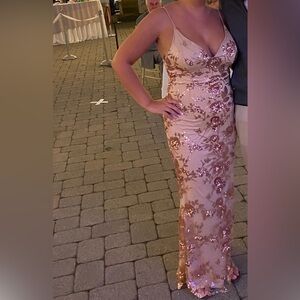 Rose gold sequin formal dress. size large. elegant pattern. v neck